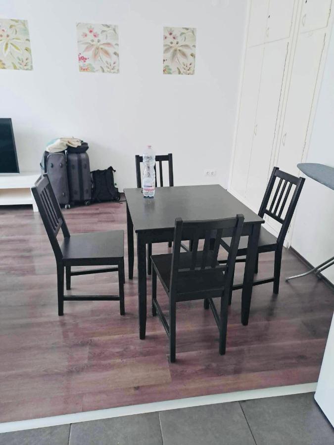 Central Apartment With Balcony Near Castle Hill Budapest Esterno foto